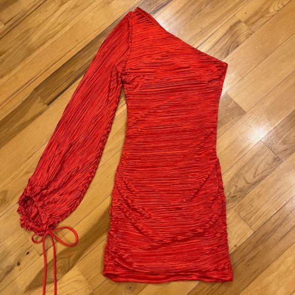 Brand New, Never Worn Red Lucy In The Sky dress size Small - Picture 2 of 2